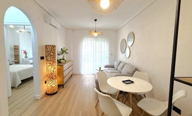 Resale - Apartment / flat - Torrevieja - Costa Blanca Sur