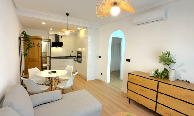 Resale - Apartment / flat - Torrevieja - Costa Blanca Sur