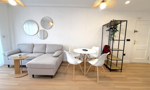 Resale - Apartment / flat - Torrevieja - Costa Blanca Sur