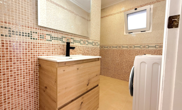 Resale - Apartment / flat - Torrevieja - Costa Blanca Sur