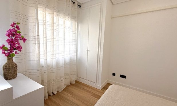 Resale - Apartment / flat - Torrevieja - Costa Blanca Sur