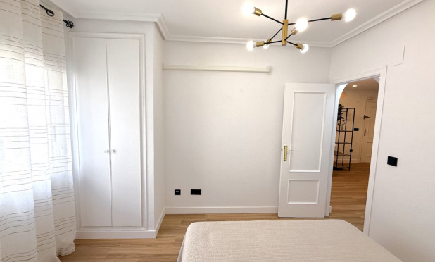 Resale - Apartment / flat - Torrevieja - Costa Blanca Sur