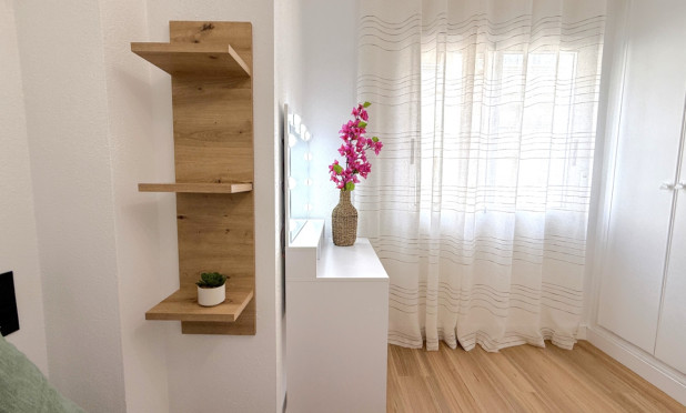 Resale - Apartment / flat - Torrevieja - Costa Blanca Sur