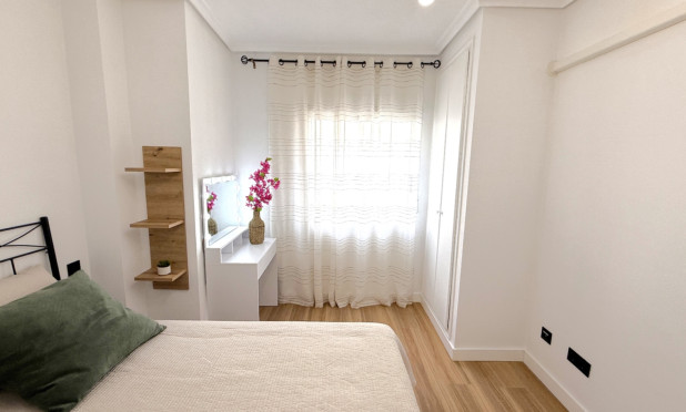 Resale - Apartment / flat - Torrevieja - Costa Blanca Sur