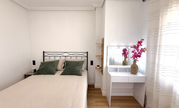 Resale - Apartment / flat - Torrevieja - Costa Blanca Sur