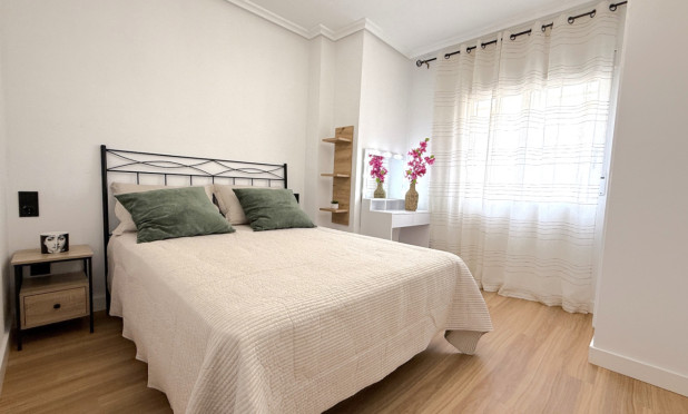 Resale - Apartment / flat - Torrevieja - Costa Blanca Sur