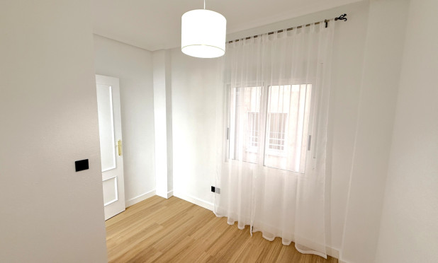 Resale - Apartment / flat - Torrevieja - Costa Blanca Sur