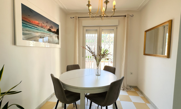 Resale - Villa - Torrevieja - Nueva Torrevieja - Aguas Nuevas