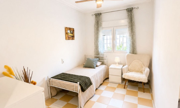 Resale - Villa - Torrevieja - Nueva Torrevieja - Aguas Nuevas