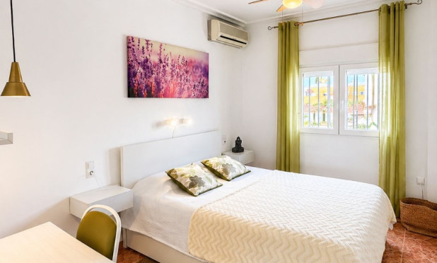 Resale - Villa - Torrevieja - Nueva Torrevieja - Aguas Nuevas
