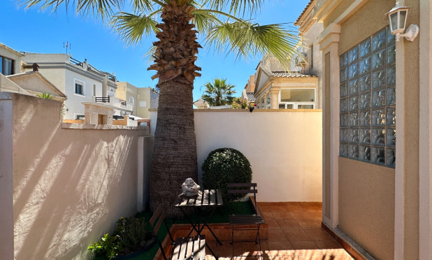 Resale - Villa - Torrevieja - Nueva Torrevieja - Aguas Nuevas