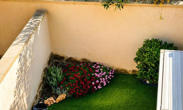 Resale - Villa - Torrevieja - Nueva Torrevieja - Aguas Nuevas