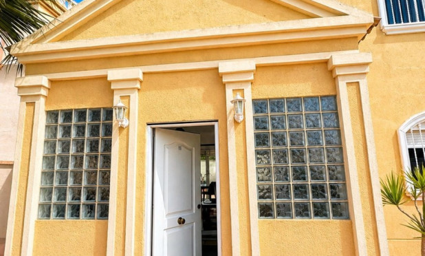 Resale - Villa - Torrevieja - Nueva Torrevieja - Aguas Nuevas