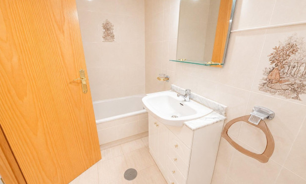 Resale - Apartment / flat - Torrevieja - Acequion