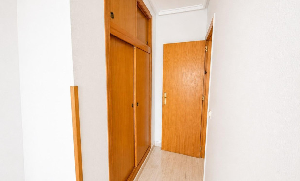 Resale - Apartment / flat - Torrevieja - Acequion