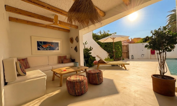 Odsprzedaż - Villa - Denia - Les Marines - Las Marinas