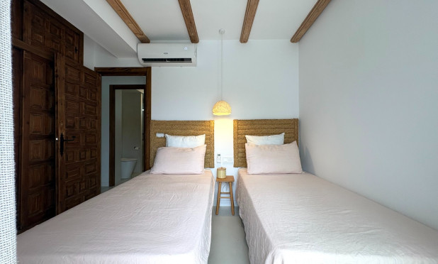 Odsprzedaż - Villa - Denia - Les Marines - Las Marinas