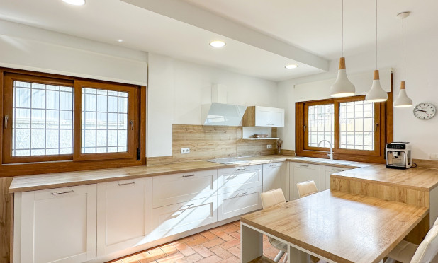 Odsprzedaż - Villa - Campoamor - Dehesa de Campoamor
