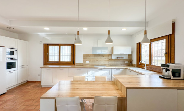 Odsprzedaż - Villa - Campoamor - Dehesa de Campoamor