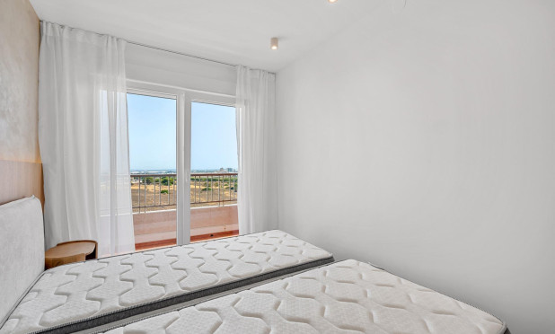 Odsprzedaż - Mieszkanie w bloku - Torrevieja - Punta Prima