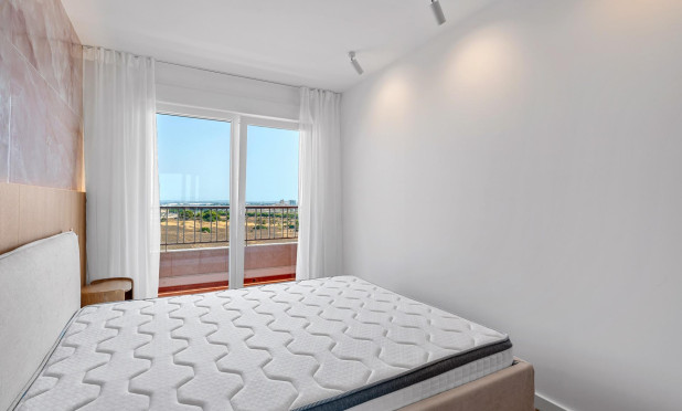 Odsprzedaż - Mieszkanie w bloku - Torrevieja - Punta Prima
