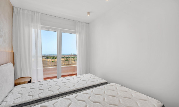 Odsprzedaż - Mieszkanie w bloku - Torrevieja - Punta Prima