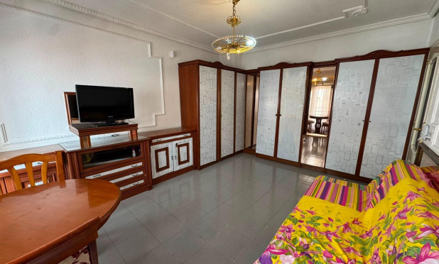 Wiederverkauf - Wohnung - Torrevieja - Centro