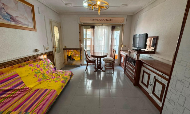Wiederverkauf - Wohnung - Torrevieja - Centro
