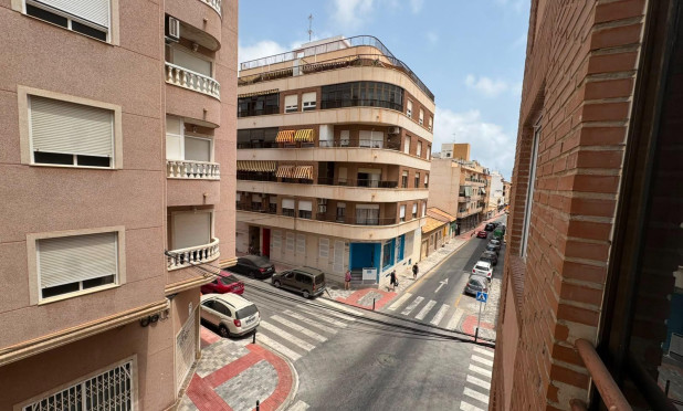 Wiederverkauf - Wohnung - Torrevieja - Centro