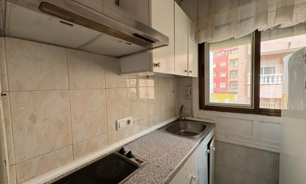 Wiederverkauf - Wohnung - Torrevieja - Centro