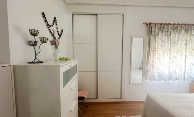 Resale - Townhouse - La Mata