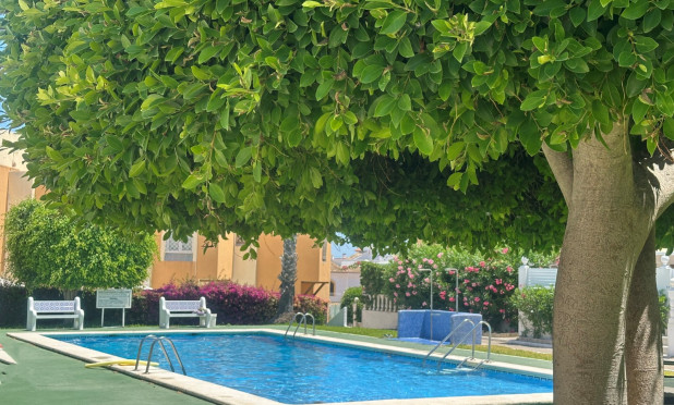 Resale - Townhouse - La Mata