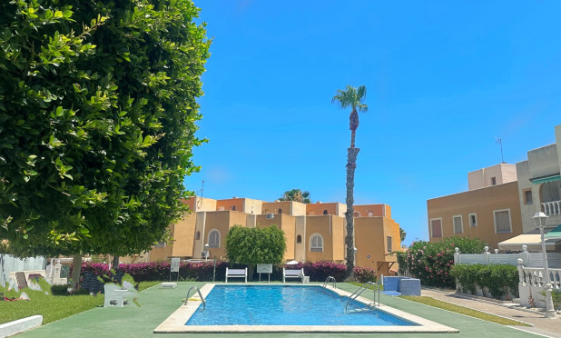 Resale - Townhouse - La Mata