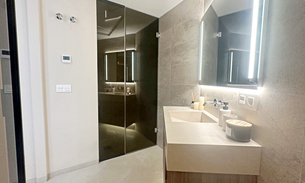 Resale - Apartment / flat - Torrevieja - torrevieja