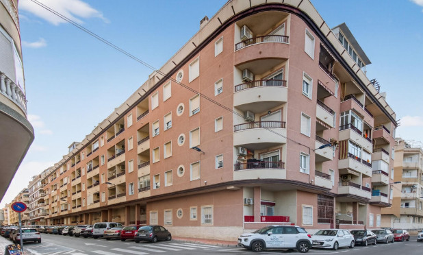 Odsprzedaż - Mieszkanie w bloku - Torrevieja - Parque de las Naciones