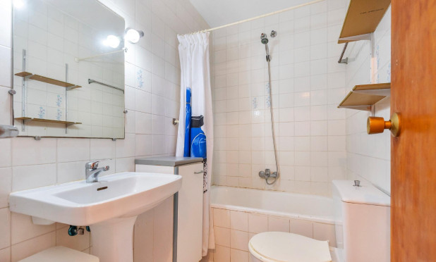 Resale - Apartment / flat - Guardamar del Segura - CENTRO