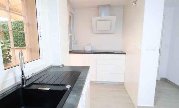 Resale - Apartment / flat - Orihuela Costa - Campoamor