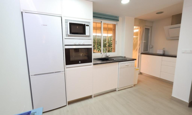 Resale - Apartment / flat - Orihuela Costa - Campoamor