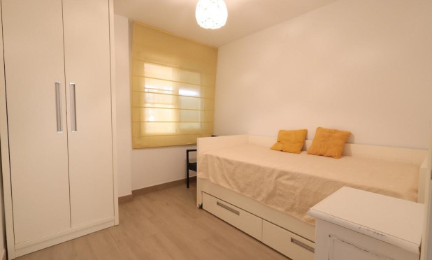 Resale - Apartment / flat - Orihuela Costa - Campoamor