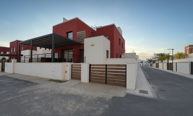 Resale - Villa - Algorfa - La Finca Golf Resort