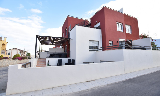 Resale - Villa - Algorfa - La Finca Golf Resort