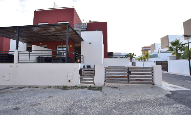 Resale - Villa - Algorfa - La Finca Golf Resort