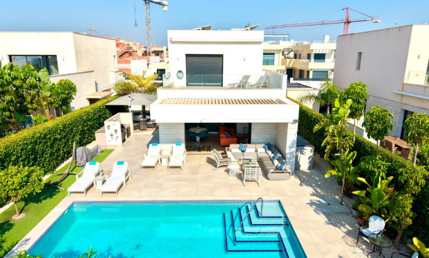 Resale - Villa - Los Montesinos - La Herrada