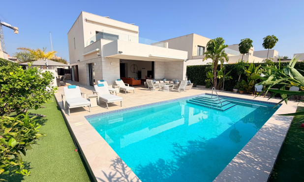 Resale - Villa - Los Montesinos - La Herrada