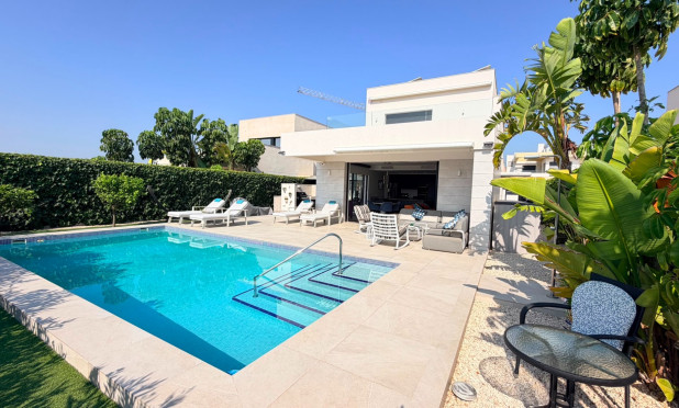 Resale - Villa - Los Montesinos - La Herrada