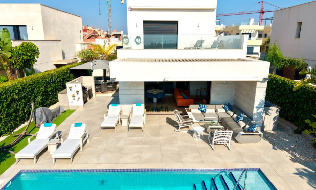 Resale - Villa - Los Montesinos - La Herrada