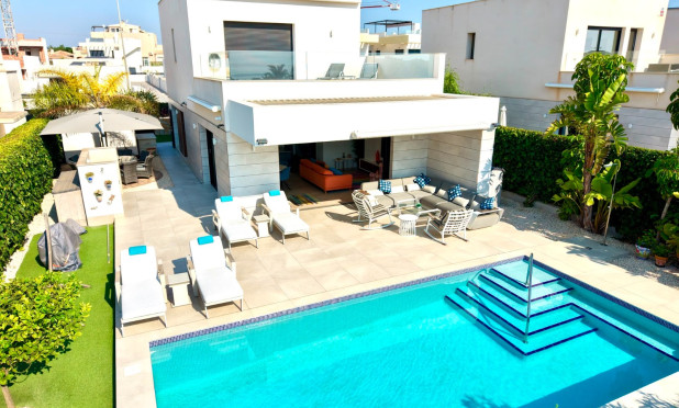 Resale - Villa - Los Montesinos - La Herrada