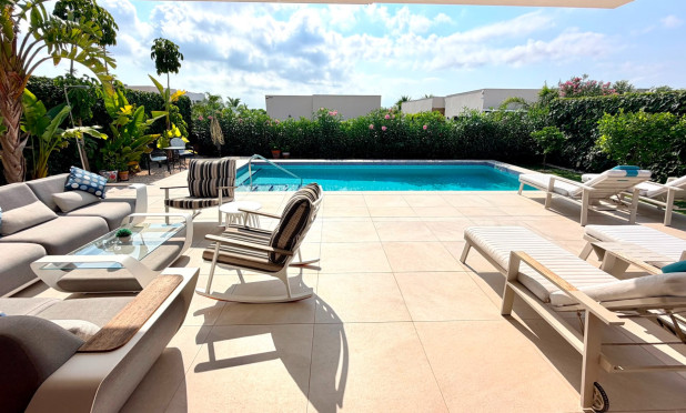 Resale - Villa - Los Montesinos - La Herrada