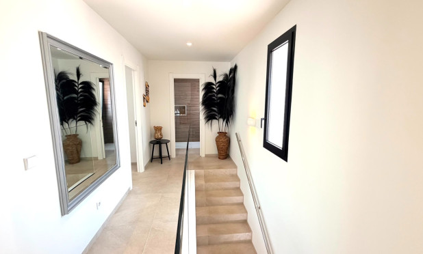 Resale - Villa - Los Montesinos - La Herrada