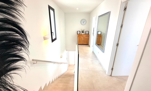 Resale - Villa - Los Montesinos - La Herrada